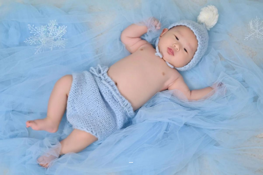 黔东摸孕妇肚子沾喜气